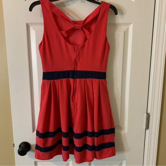 B Darlin Pink and Navy Blue Pleated Sleeveless Mini Dress, size 7/8 - Picture 7 of 8